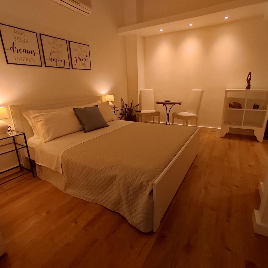 Krly Exclusive Rooms 칼리아리 외부 사진