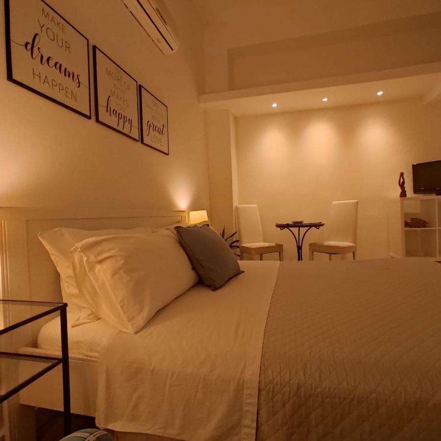 Krly Exclusive Rooms 칼리아리 외부 사진