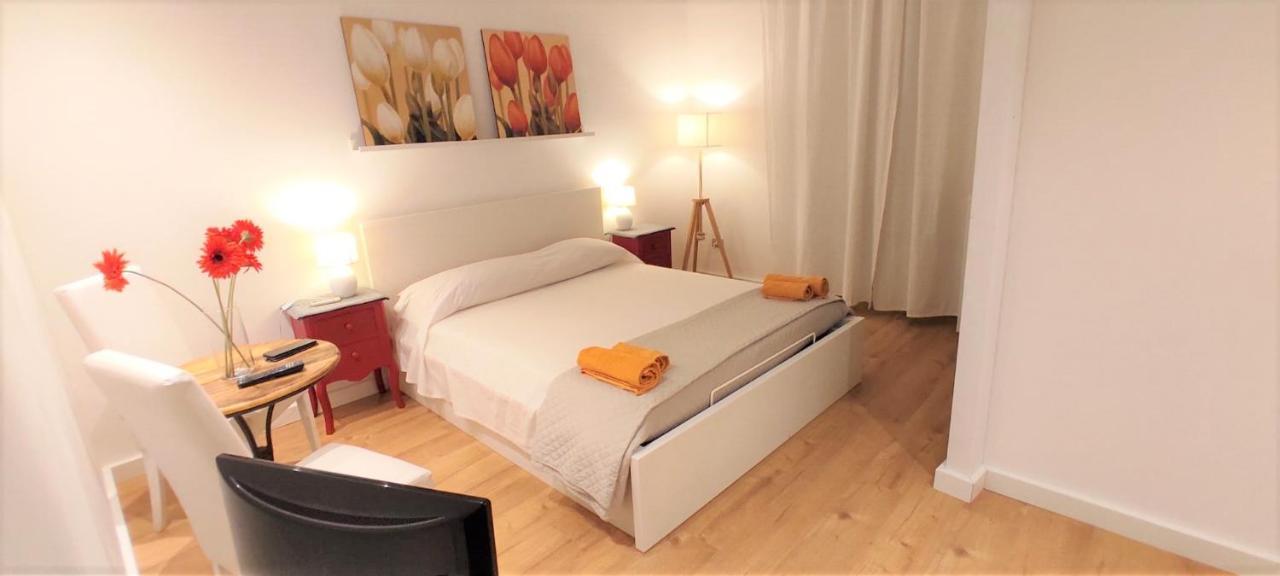 Krly Exclusive Rooms 칼리아리 외부 사진