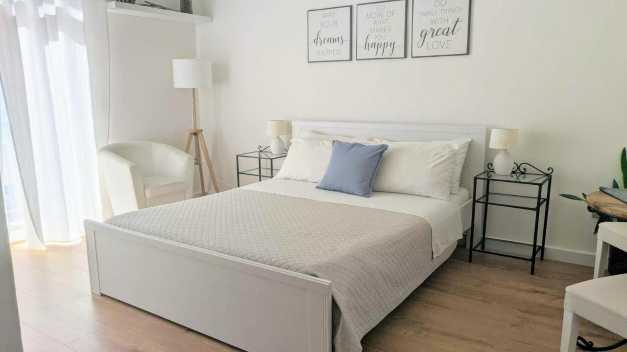 Krly Exclusive Rooms 칼리아리 외부 사진