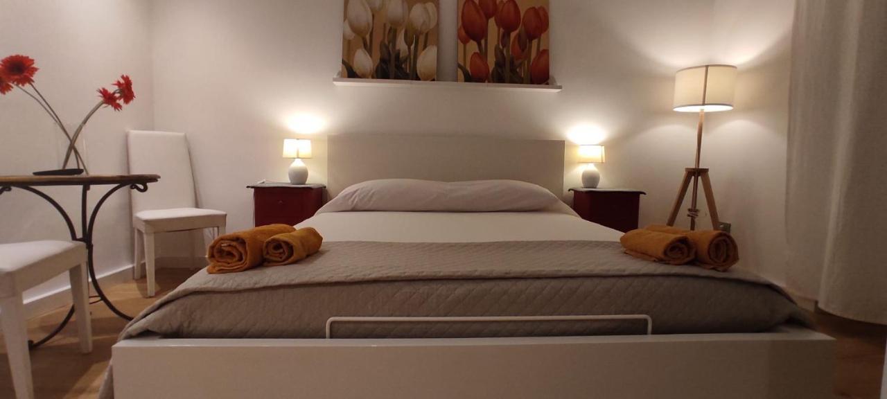 Krly Exclusive Rooms 칼리아리 외부 사진
