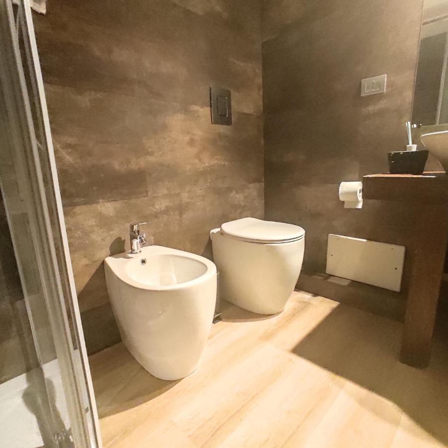 Krly Exclusive Rooms 칼리아리 외부 사진
