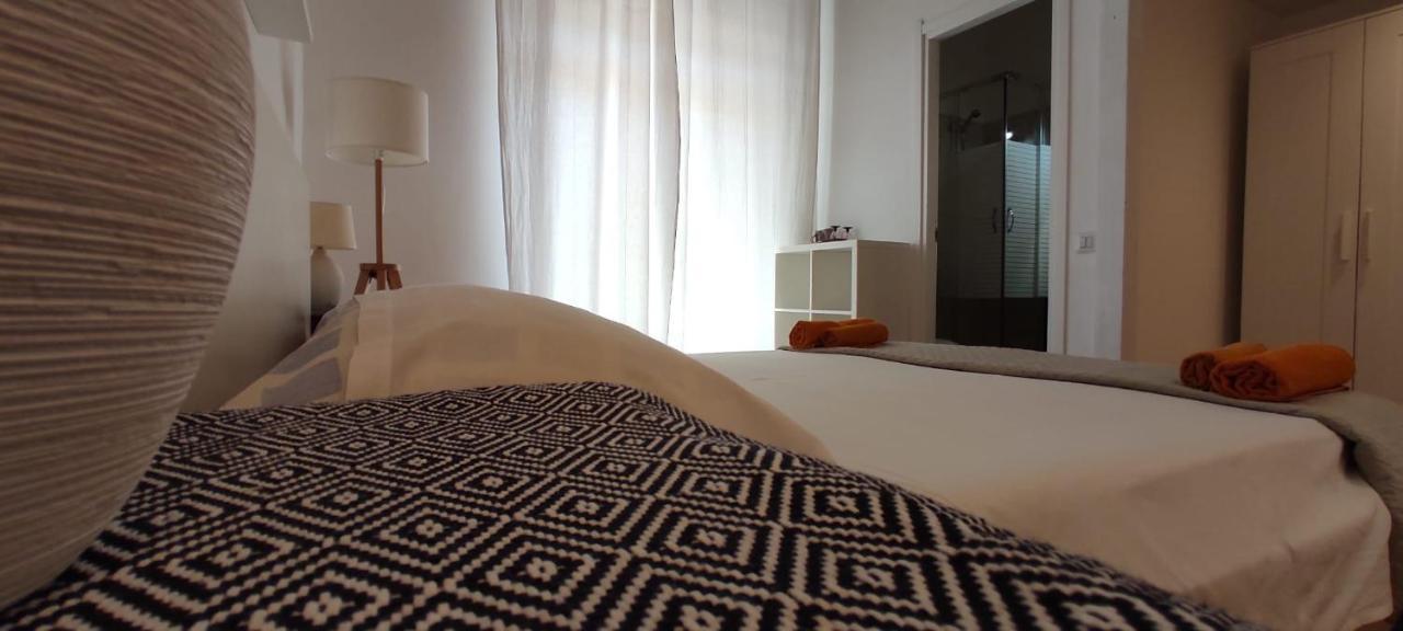 Krly Exclusive Rooms 칼리아리 외부 사진